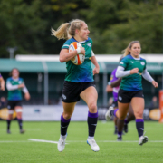 Emma Uren running with the ball for Trailfinders Women